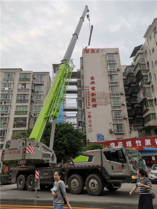 德兴市吊车租赁需要注意事项